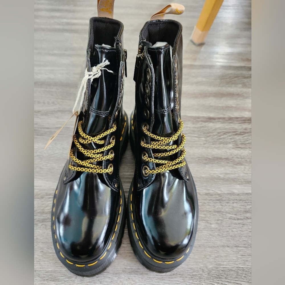 NWT Dr. Martens Vegan Jadon Max Platform Boots Small Scuff